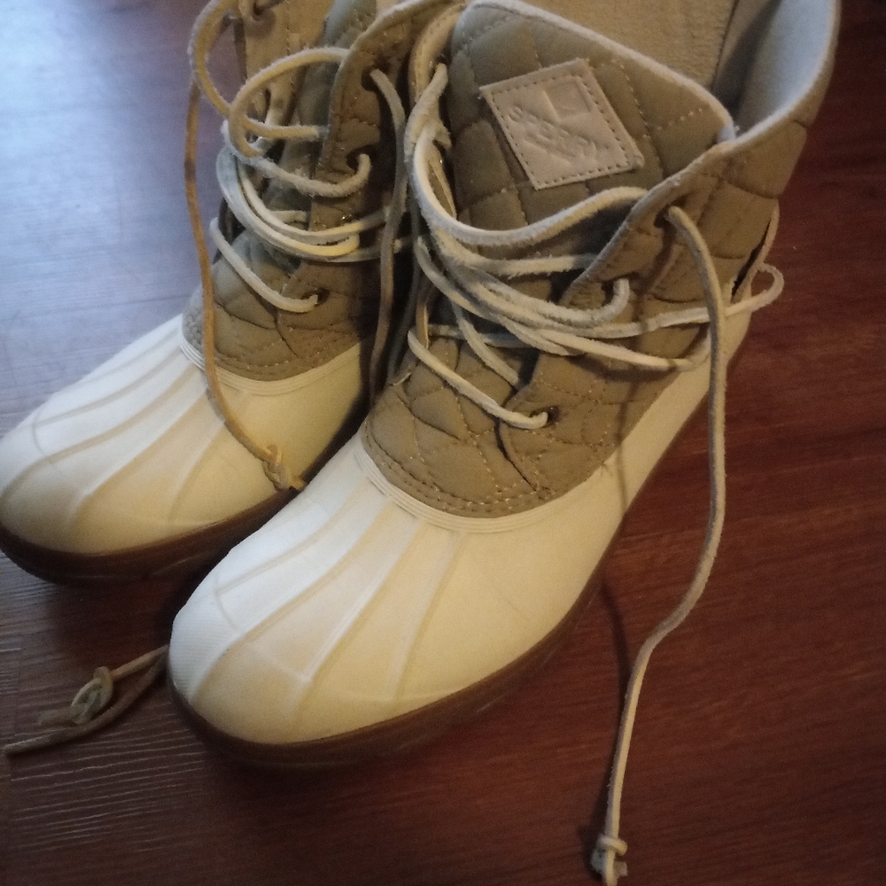 Tan Sperry Duck Boots